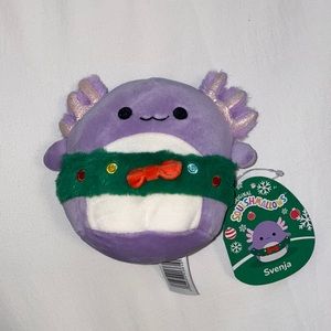 Squishmallow Svenja in a Christmas wreath NWT 5”